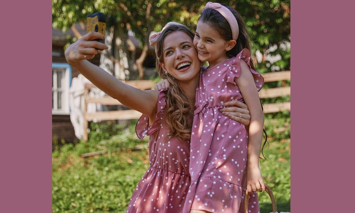 Stylish Twinning Ideas for Mothers and Daughters