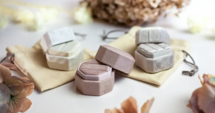 How Custom Jewelry Packaging Helps Build a Strong Brand Identity